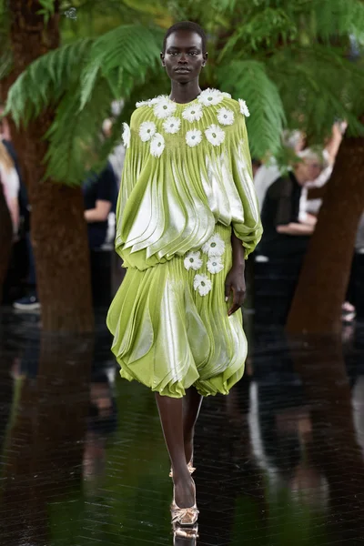 Look 5